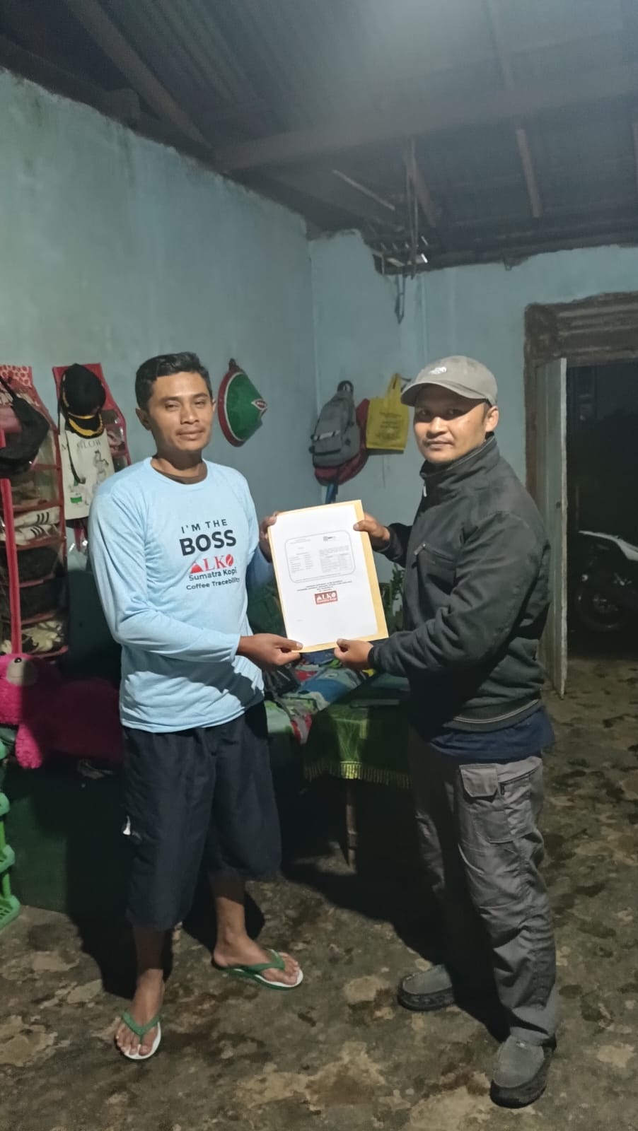 ALKO Sumatra Kopi dan BRI Life Berikan Polis Asuransi PIJAR Kesehatan kepada Petani Kopi