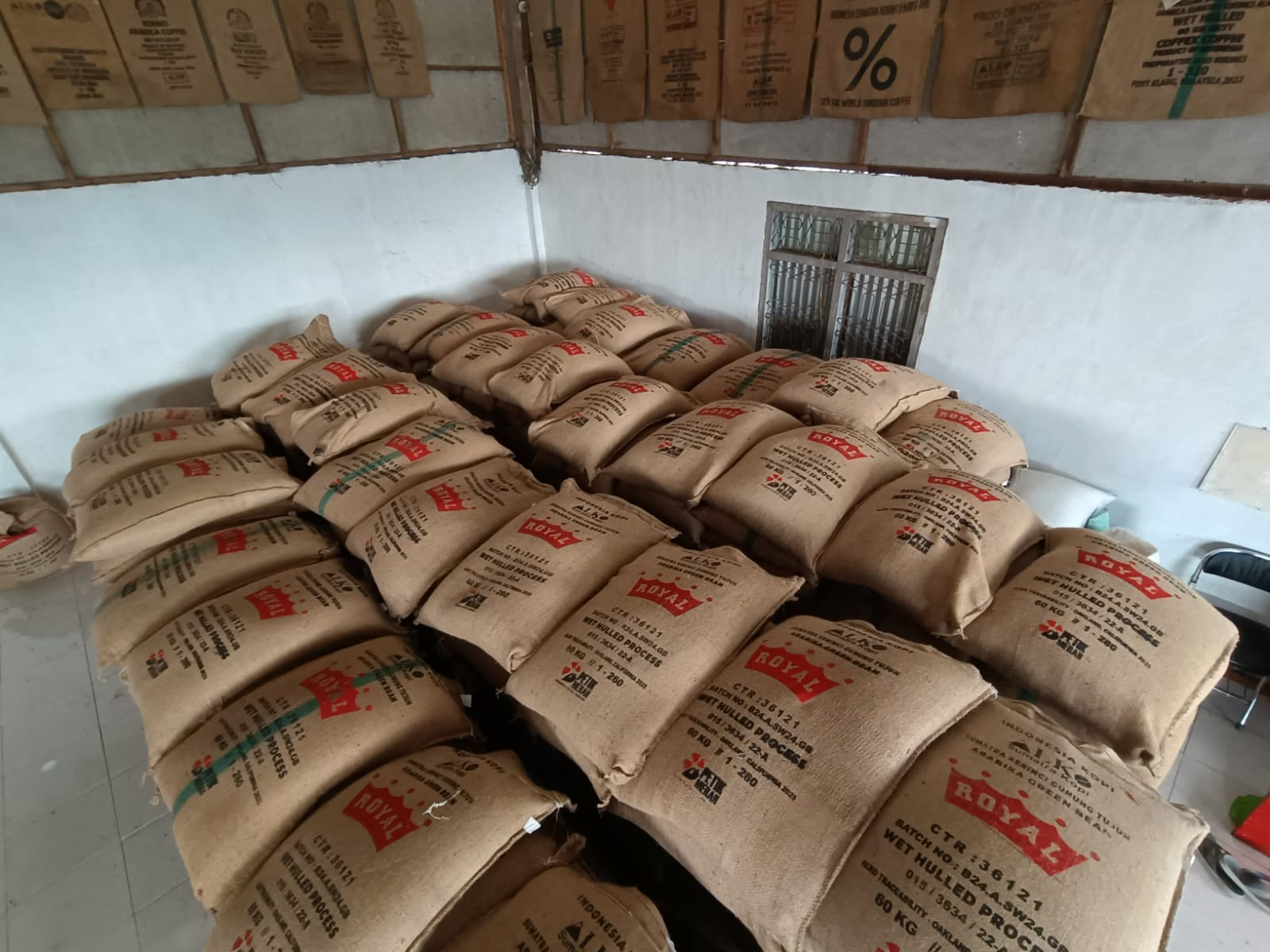 Penyimpanan dan Distribusi Kopi Specialty: Menjaga Mutu dari Gudang hingga Konsumen