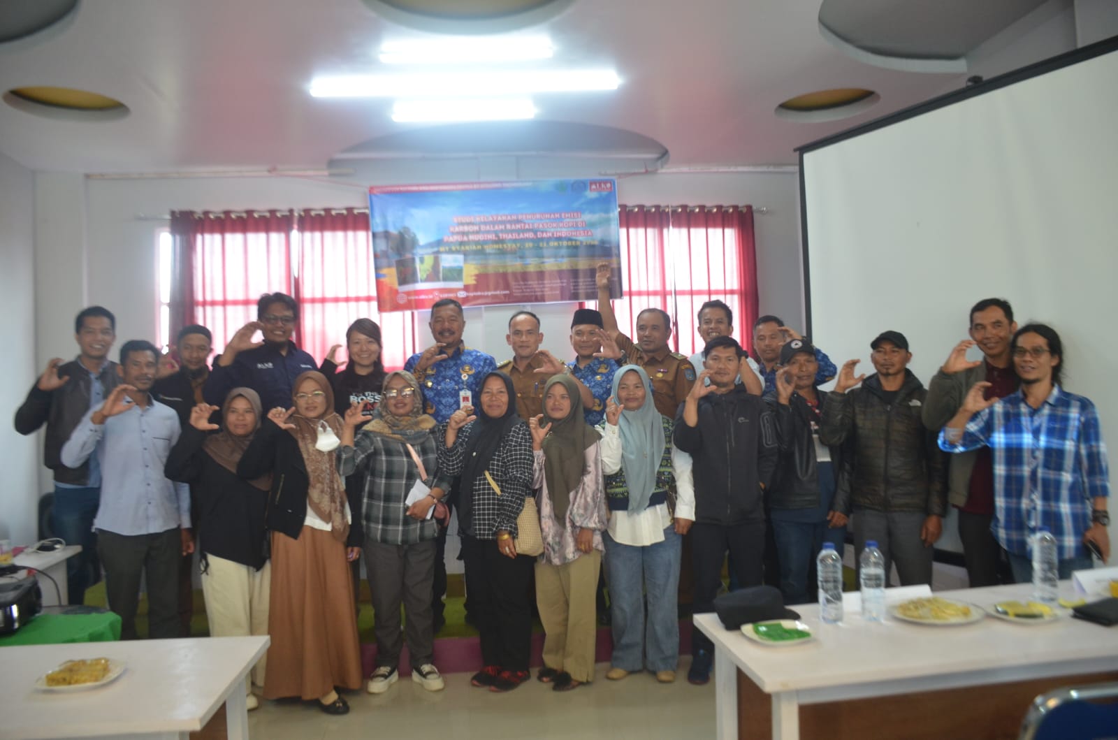 KOPERASI ALKO KERINCI DAN DONOR JEPANG KEMBANGKAN MODEL PERTANIAN RENDAH KARBON: DARI KULIT MANIS HINGGA KOPI RAMAH IKLIM